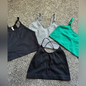 Sport Bra Bundle of 4 Size Medium/large nautica close Auden